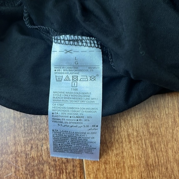 NWT Old Navy Active wear Short Rayon Lightweight Black Size L - Picture 7 of 8